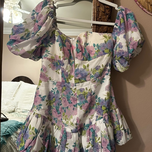 BNWT Off the Shoulder Floral Mini Dress - Picture 2 of 4